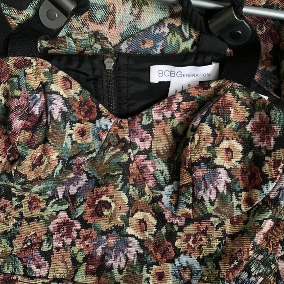 BCBG DRESS - Picture 2 of 4